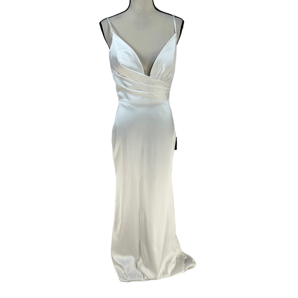 IEENA for Mac Duggal Sleeveless V Neck Spaghetti Strap Maxi Dress - White - 6